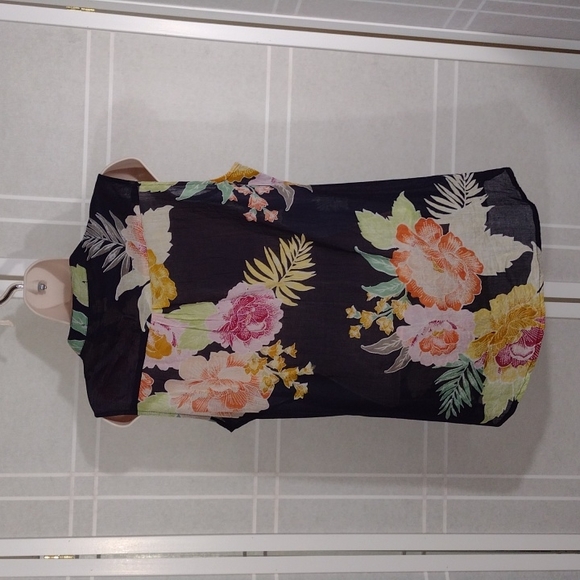 Michael Farrell sleeveless blouse M - Picture 3 of 5